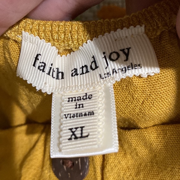 Button blouse - Picture 4 of 4